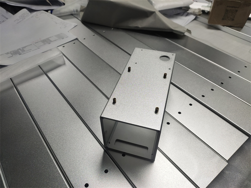 黄瓜视频污污污下载CNC开孔攻牙精锯加工